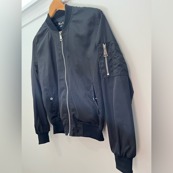 Black Jacket - Picture 3 of 6